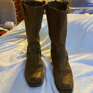 FRYE BROWN BOOTS